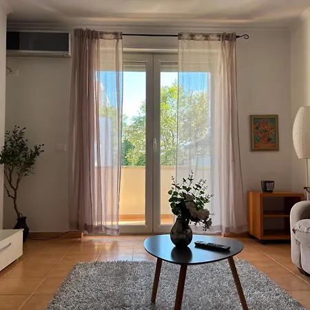 Downtown Apartamento Tirana